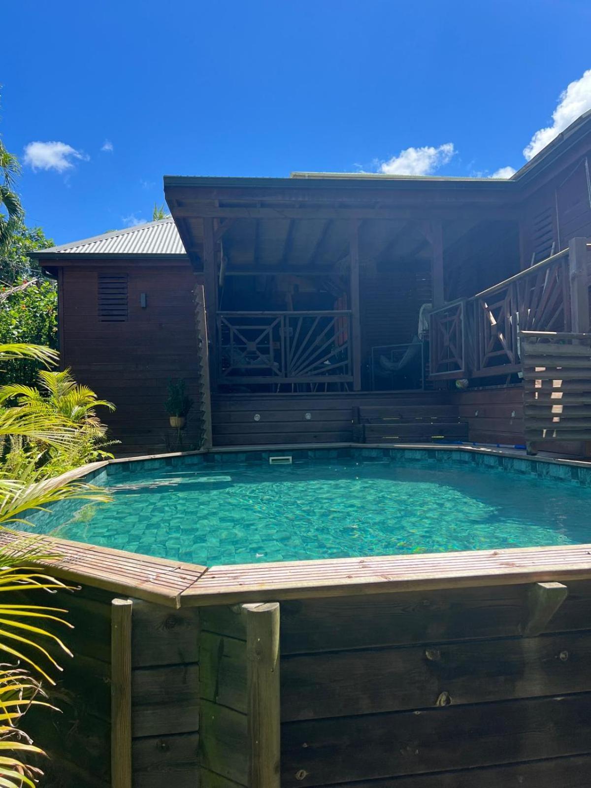 La Kaz A Pepes, Charmant Logement Avec Piscine Lamentin Exterior photo